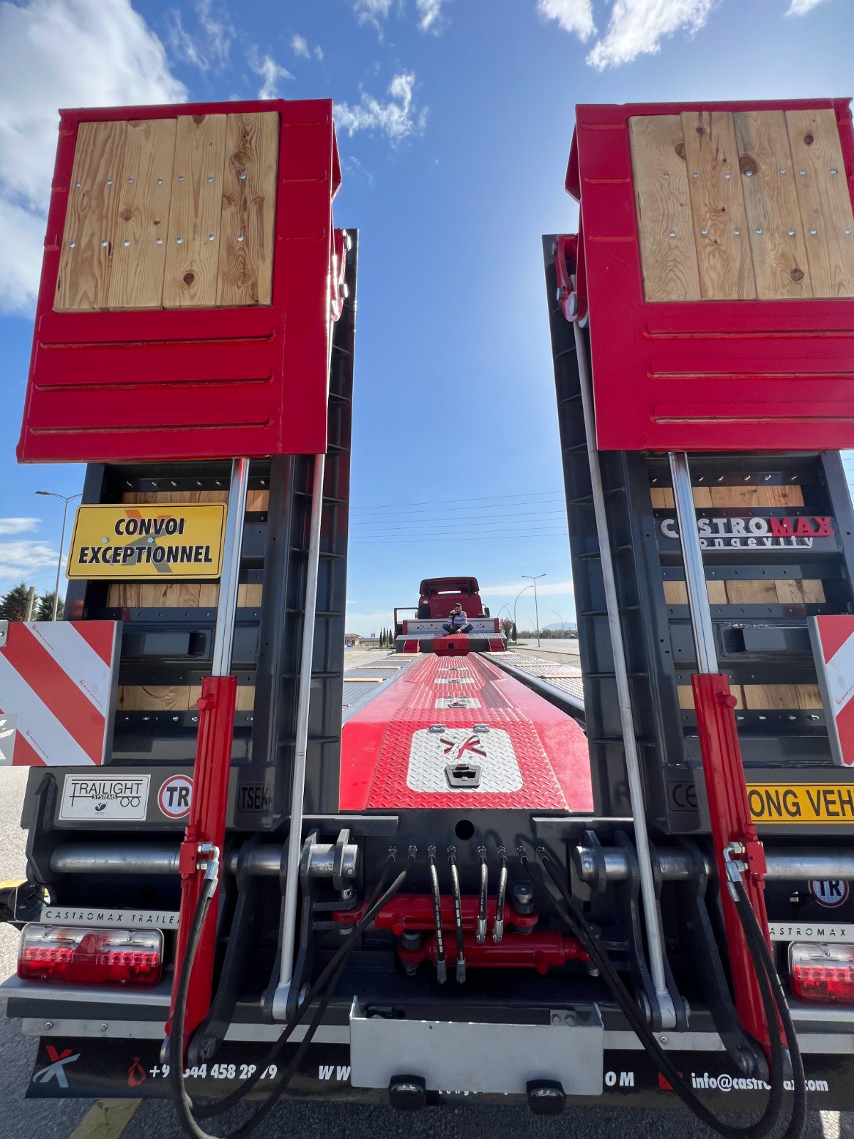 Worldwide freight services